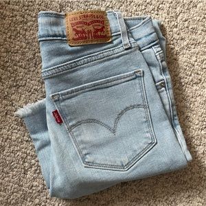 Levi’s 724 High Rise Straight Light Denim